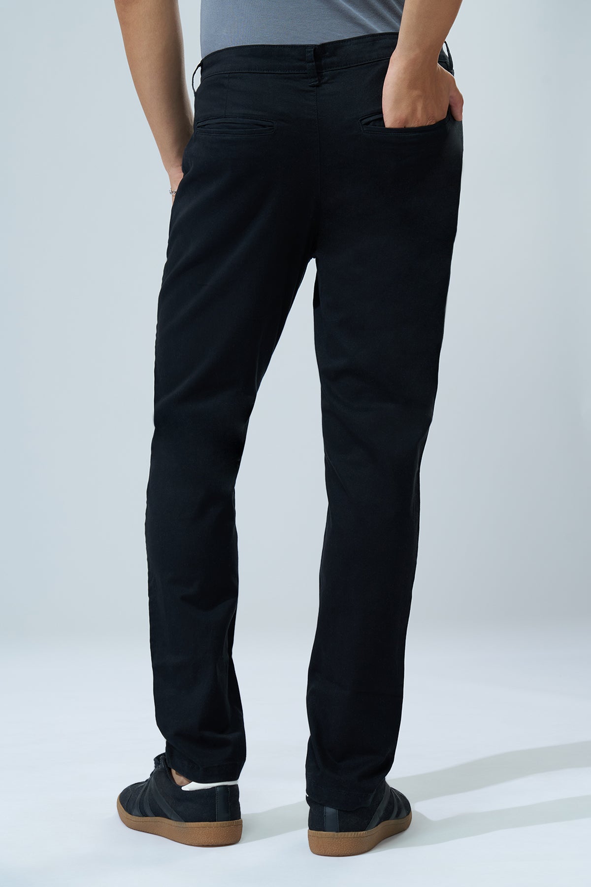 Black Solid Regular Fit Trouser for Men - Image 5