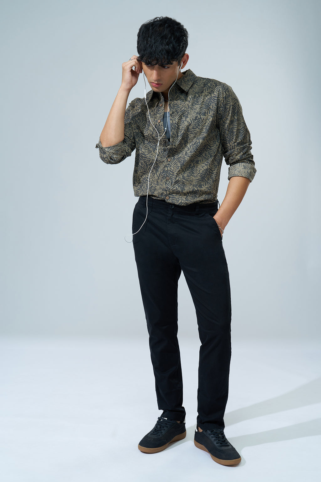 Black Solid Regular Fit Trouser for Men - Image 6