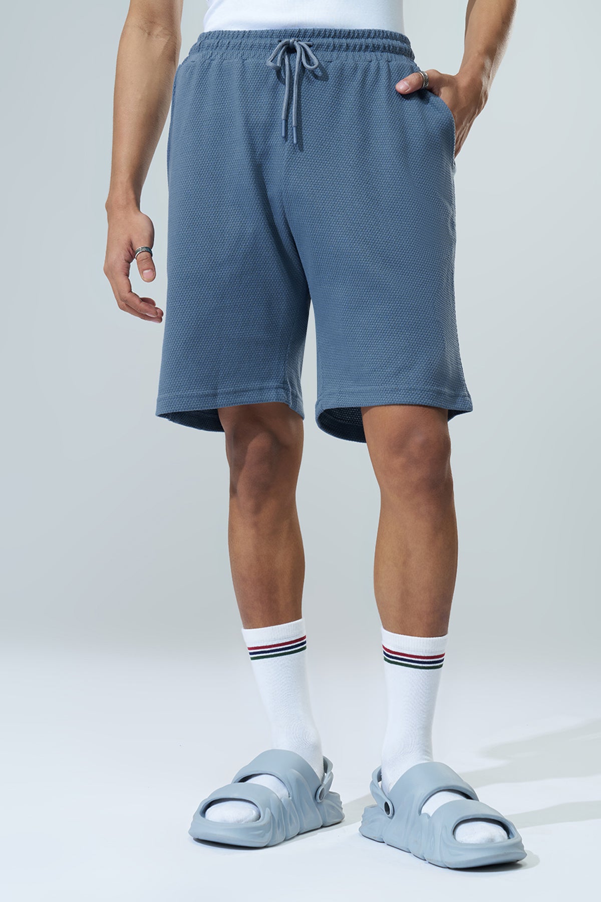 Blue Solid Regular Fit Shorts for Men - Image 2