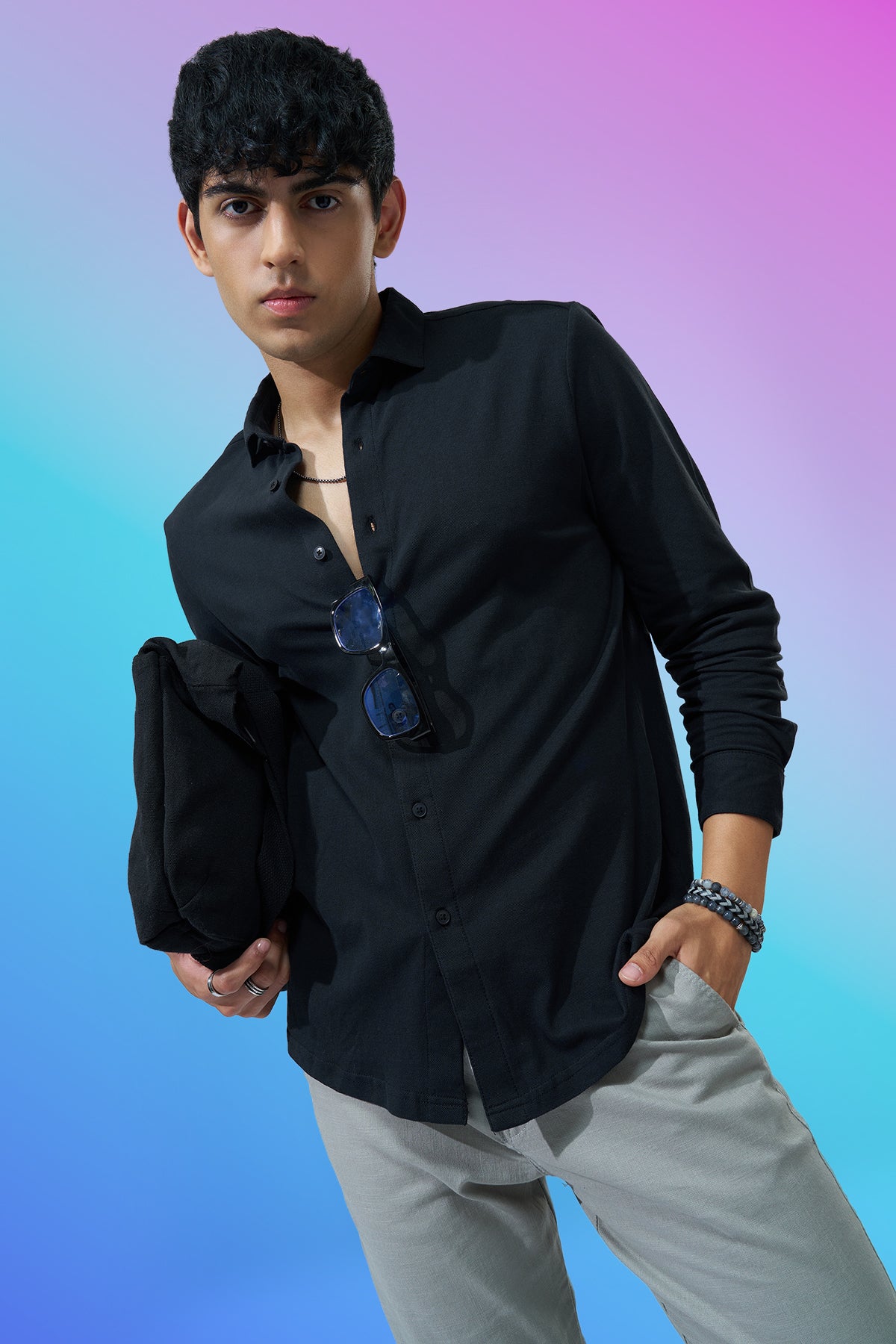 Black Solid Regular Fit Shirt for Men - Image 1