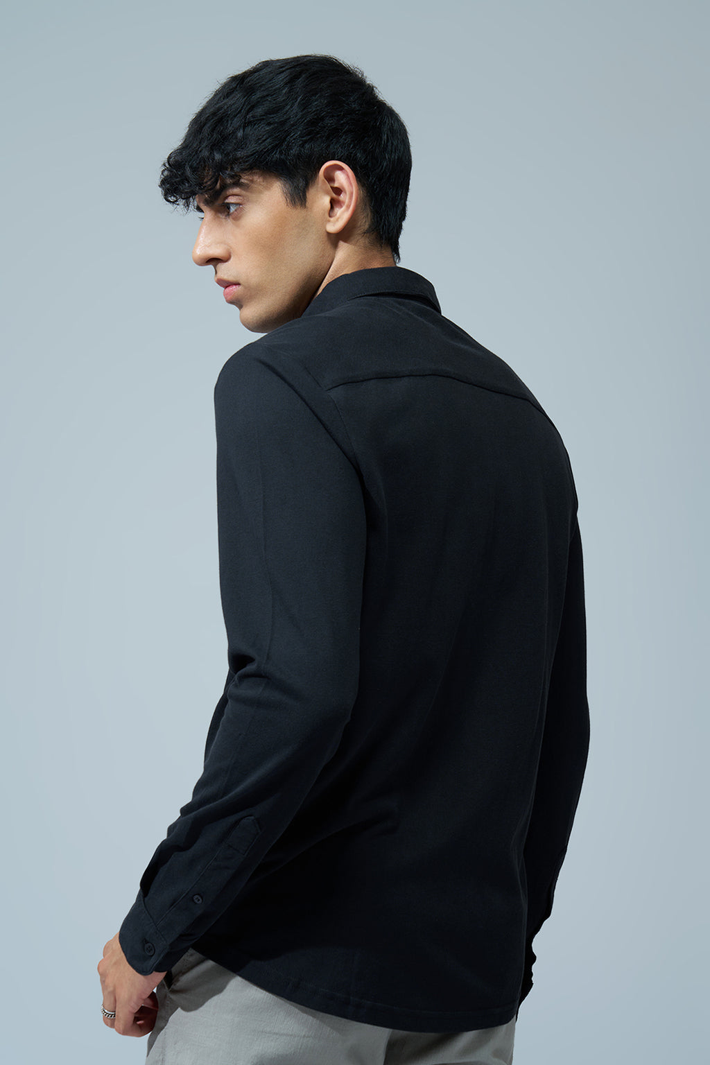 Black Solid Regular Fit Shirt for Men - Image 5