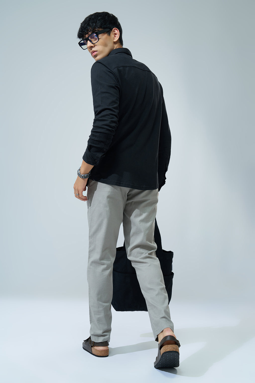 Black Solid Regular Fit Shirt for Men - Image 6