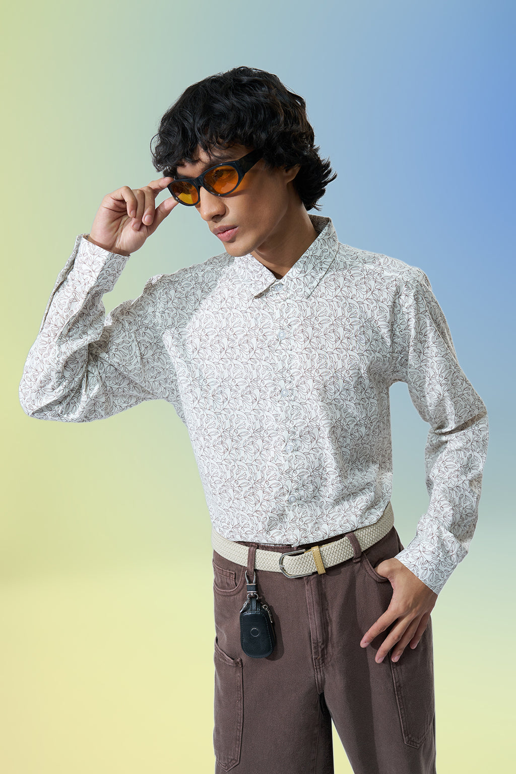 Off White Leaf Printed Regular Fit Casual Shirt for Men - Image 1