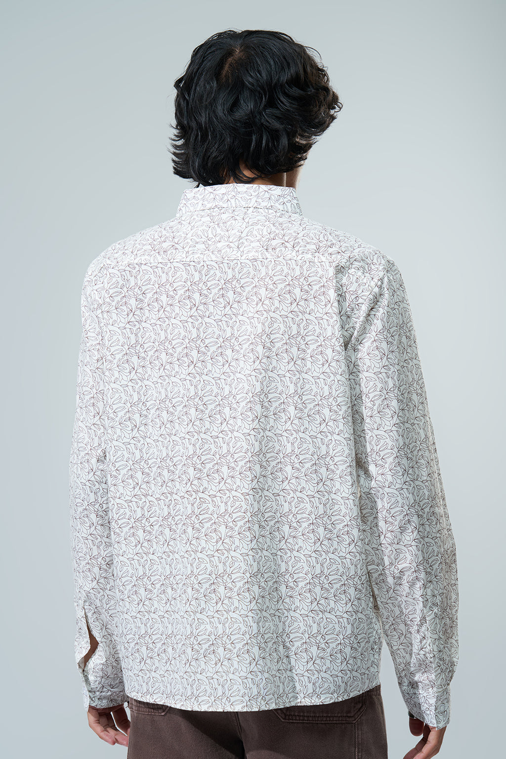 Off White Leaf Printed Regular Fit Casual Shirt for Men - Image 5