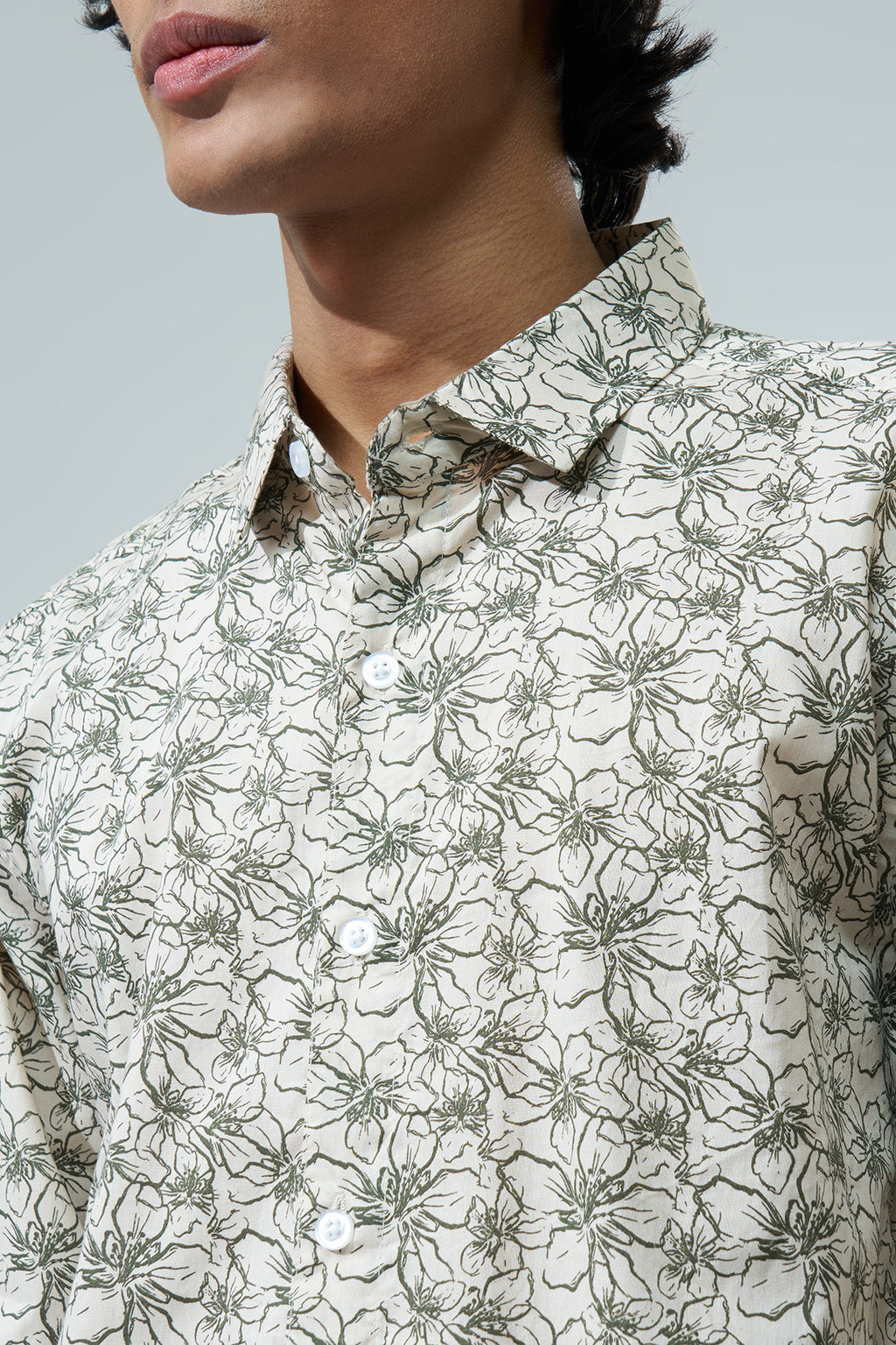 Off White Floral Printed Regular Fit Casual Shirt for Men - Image 3