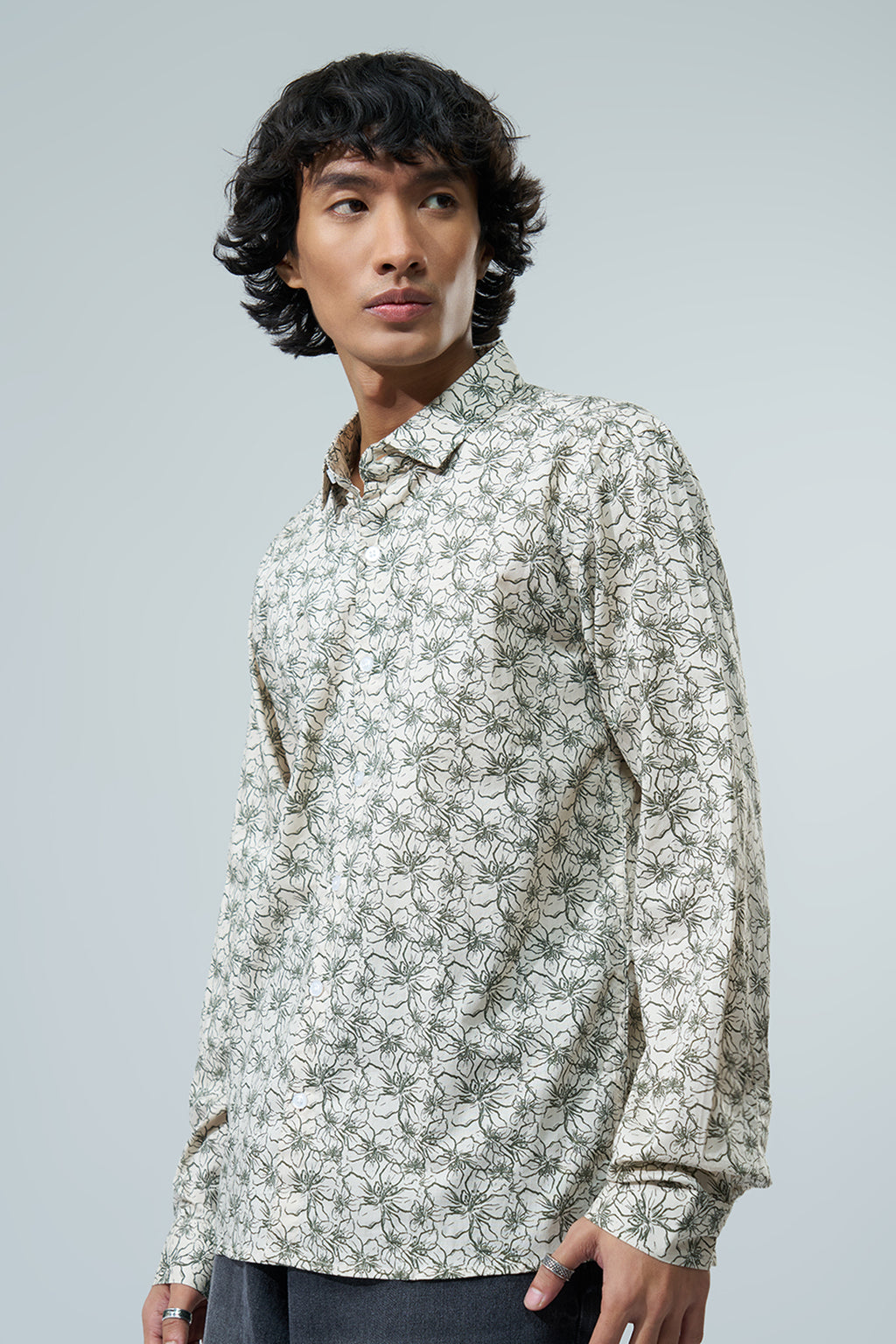 Off White Floral Printed Regular Fit Casual Shirt for Men - Image 4