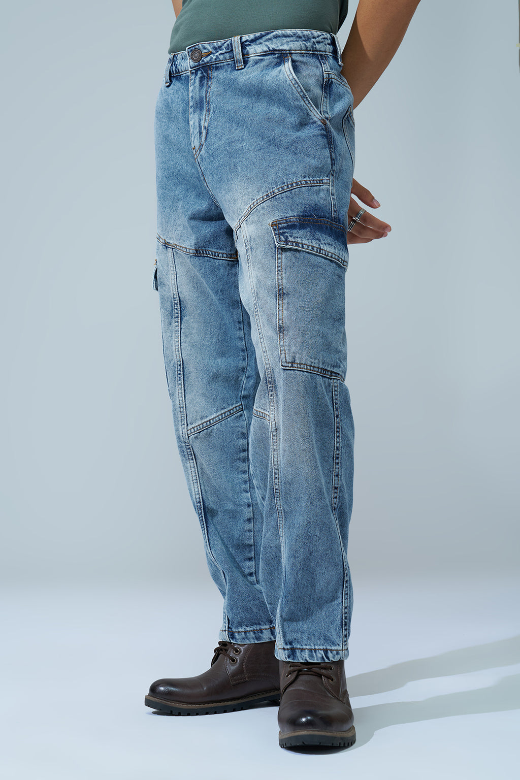 Medium Blue Solid Barrel Fit Jeans for Men - Image 4