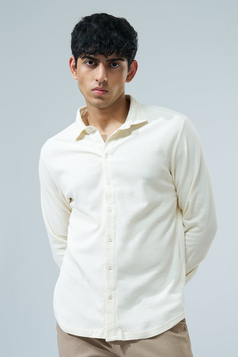Off White Solid Regular Fit Shirt For Men - Image 2