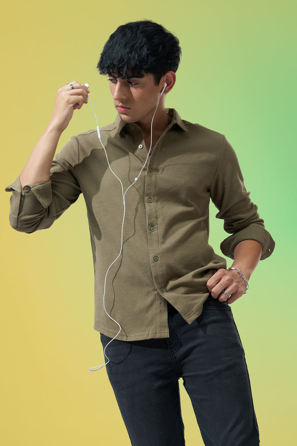 Olive Solid Regular Fit Shirt for Men - Image 1