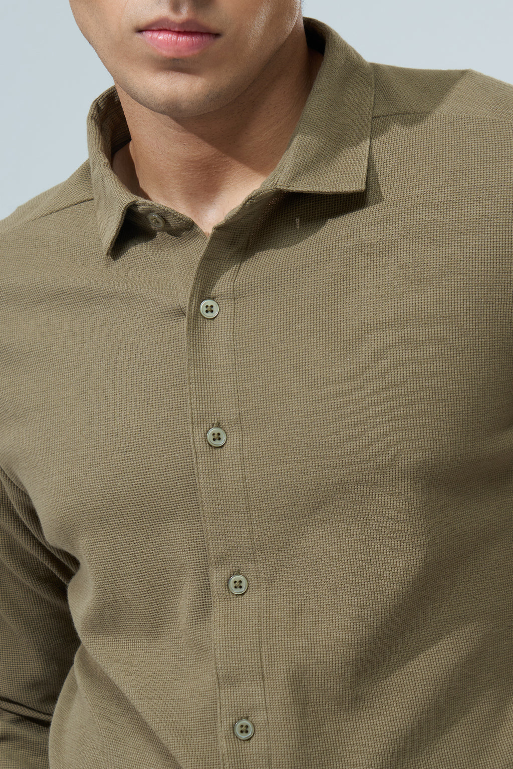 Olive Solid Regular Fit Shirt for Men - Image 3