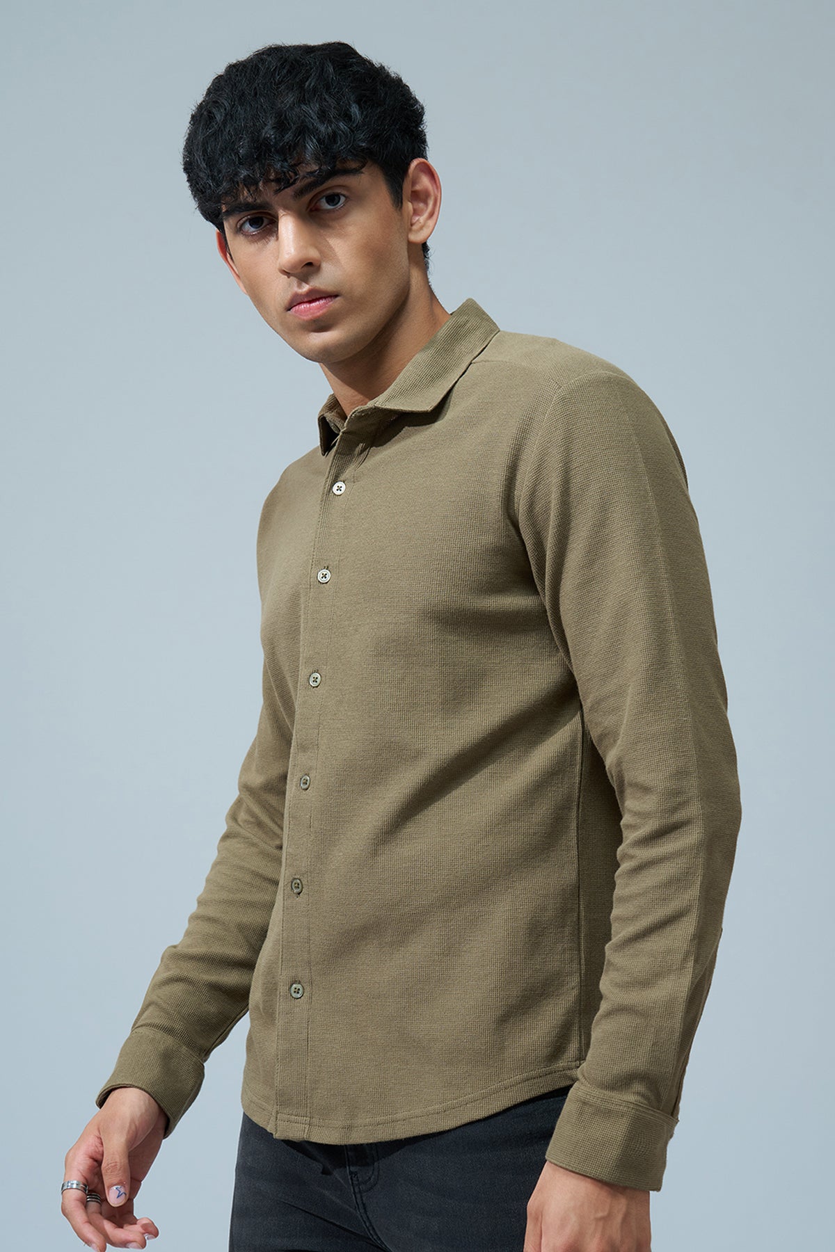 Olive Solid Regular Fit Shirt for Men - Image 4
