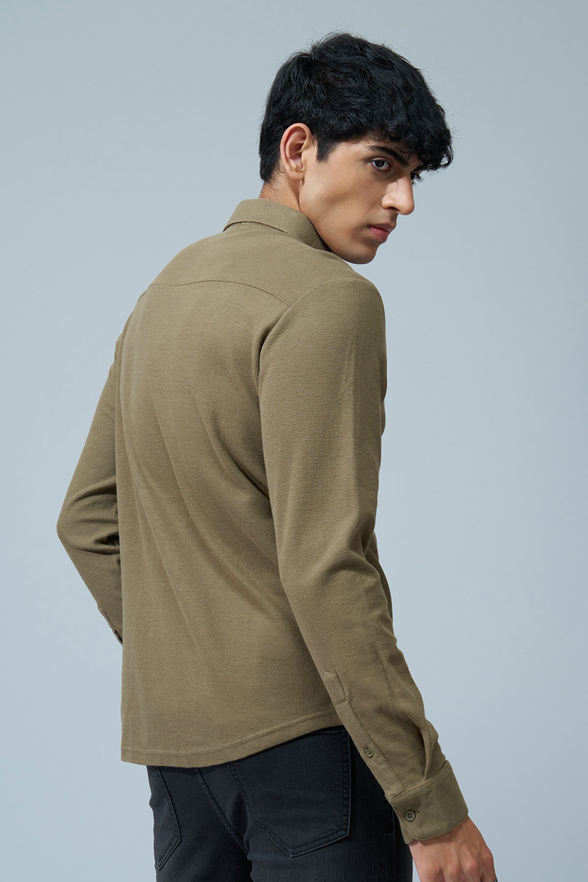 Olive Solid Regular Fit Shirt for Men - Image 5