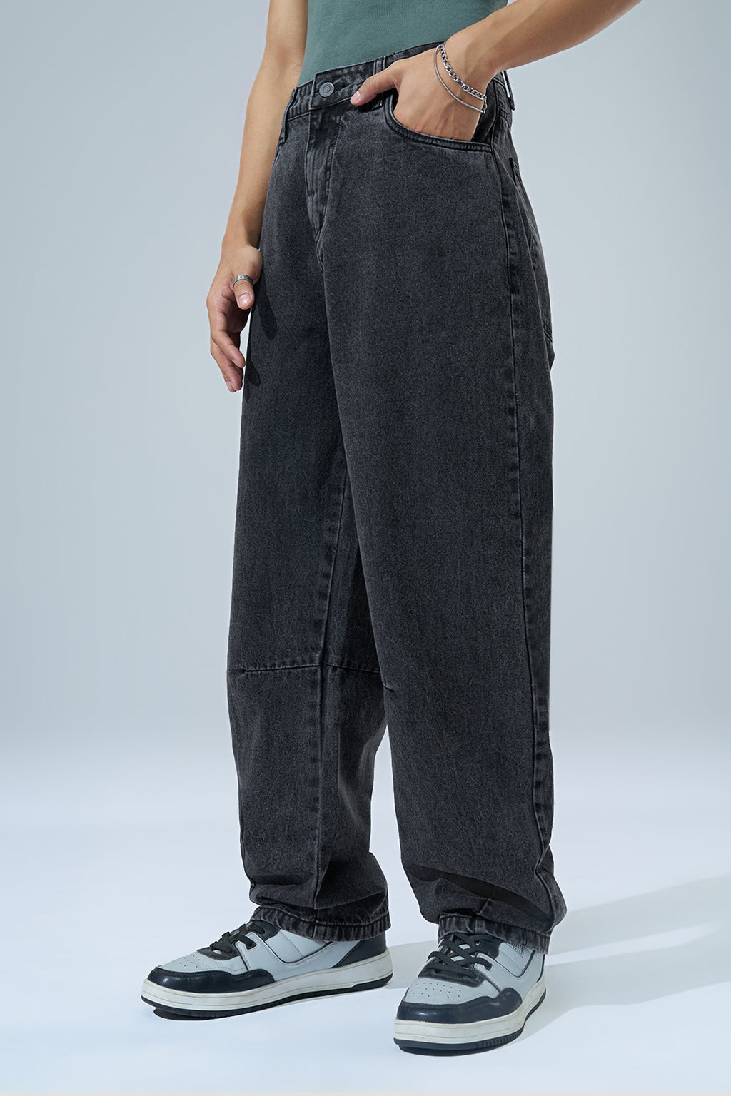 Black Washed Barrel Fit Jeans for Men - Image 4