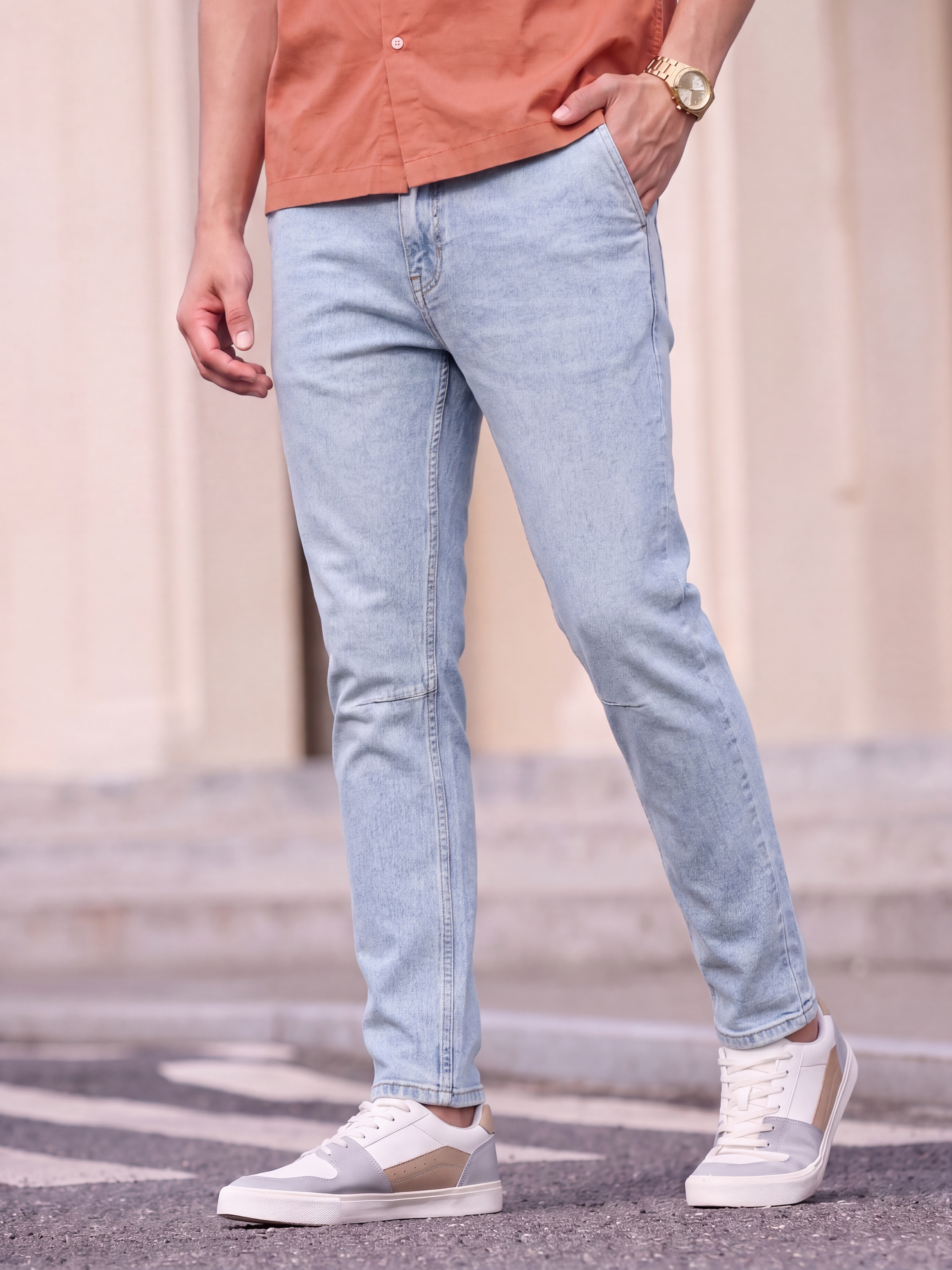 Light Blue 5 Pocketed Relaxed Fit Jeans for Men - Image 1