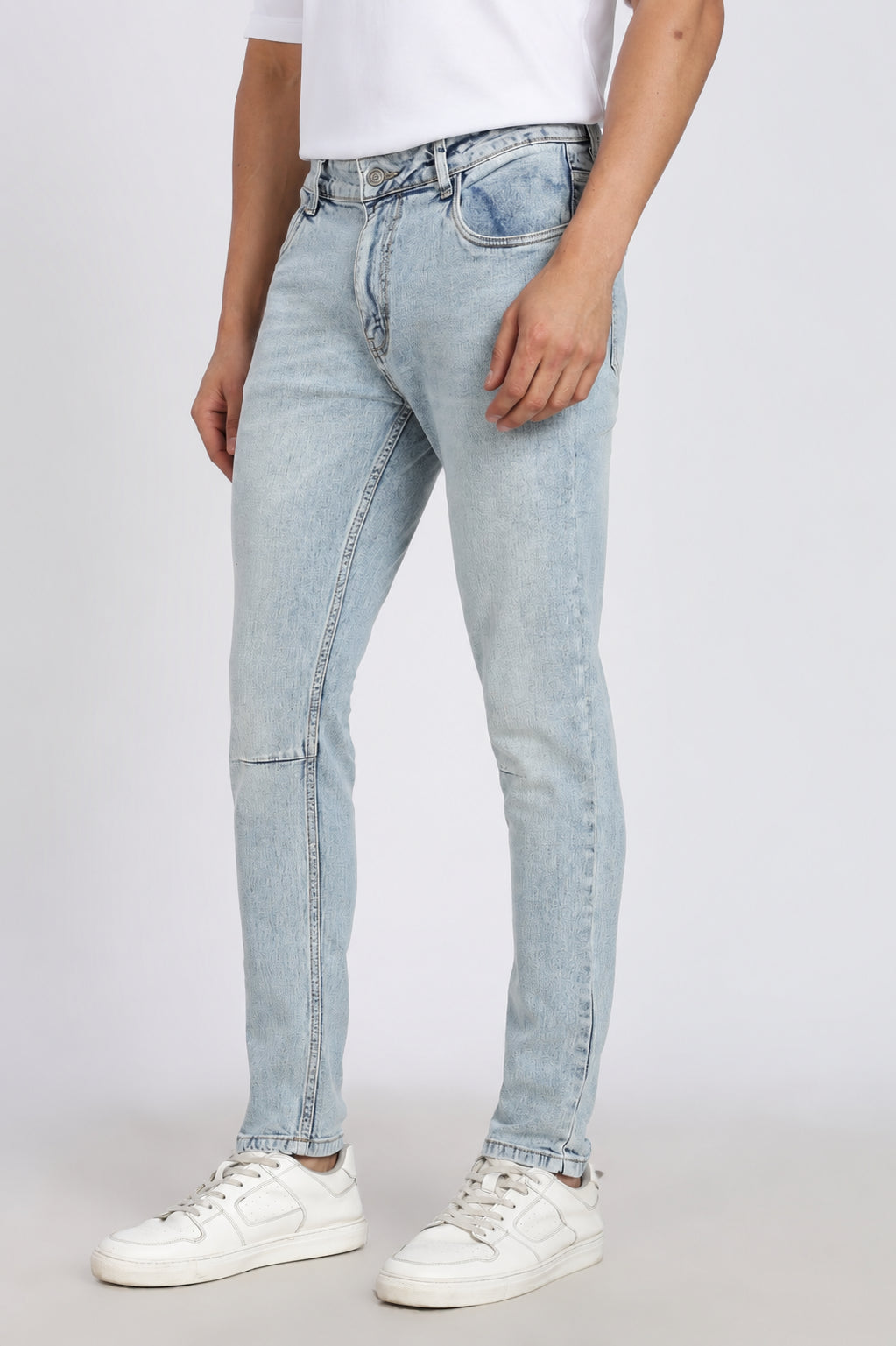 Light Blue 5 Pocketed Relaxed Fit Jeans for Men - Image 4