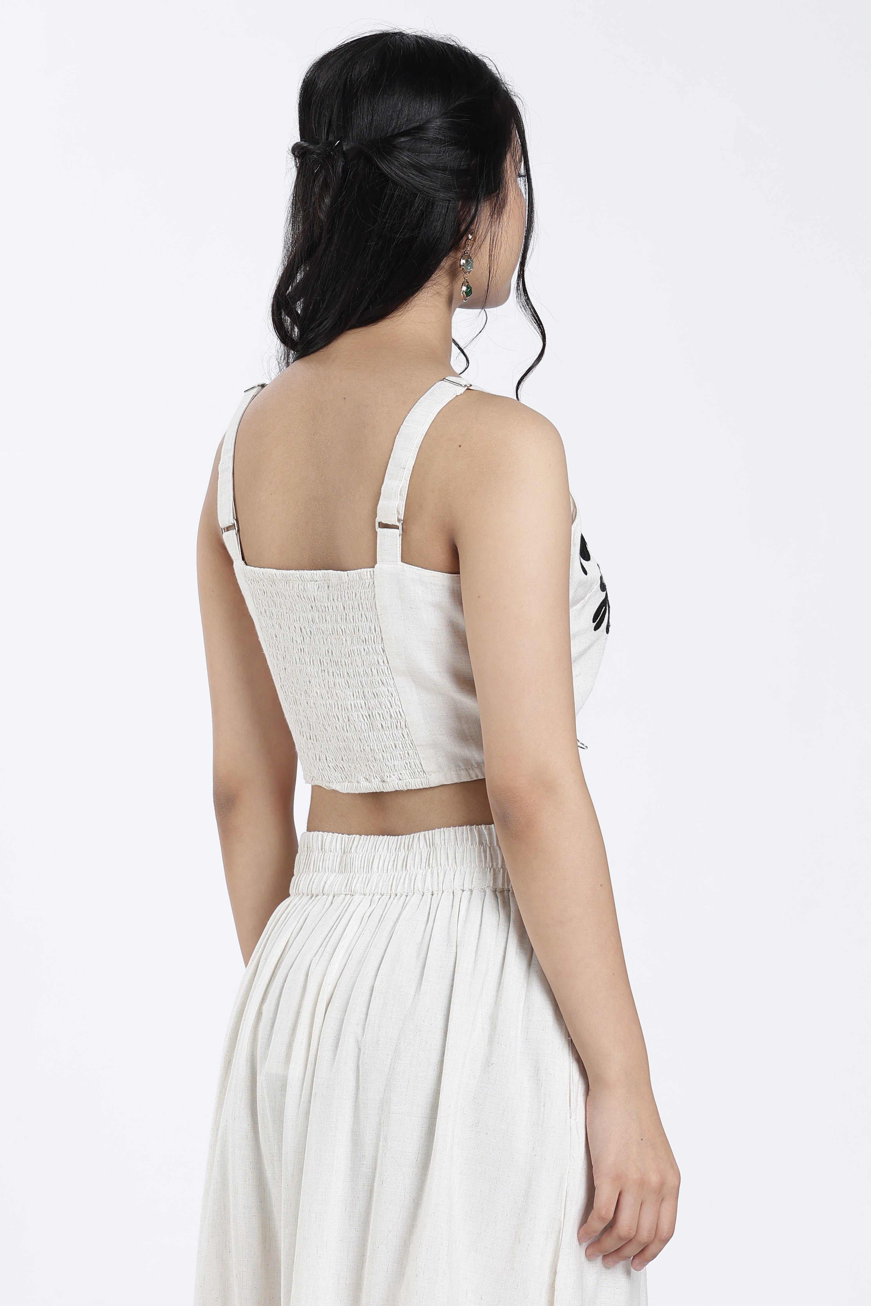 Off White Embroidered Regular Fit Crop Top for Women - Image 5