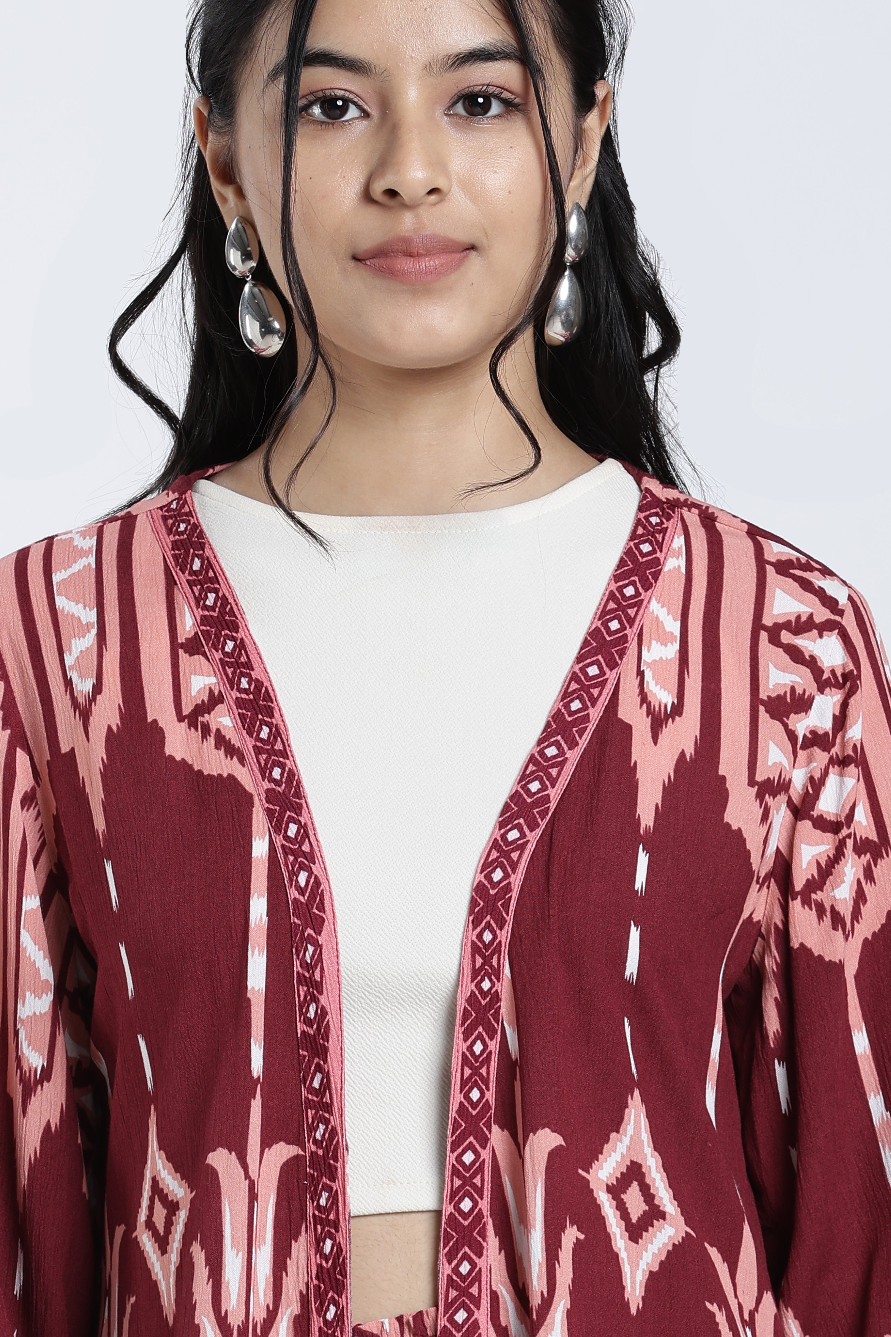 Maroon Peasant Sleeves Regular Fit Shrug for Women - Image 3