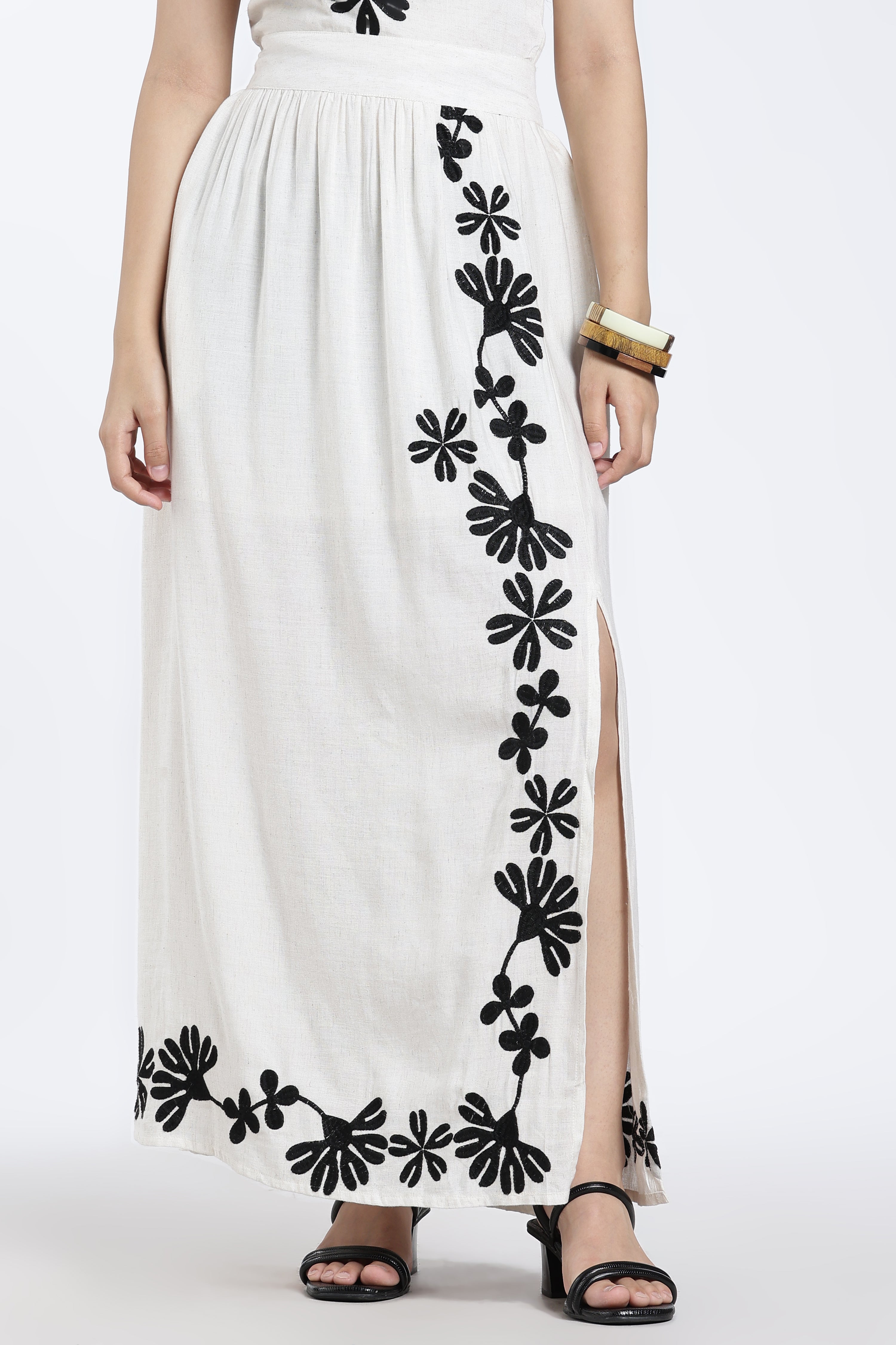 Off White Mid Rise Regular Fit Slit Skirt for Women - Image 2