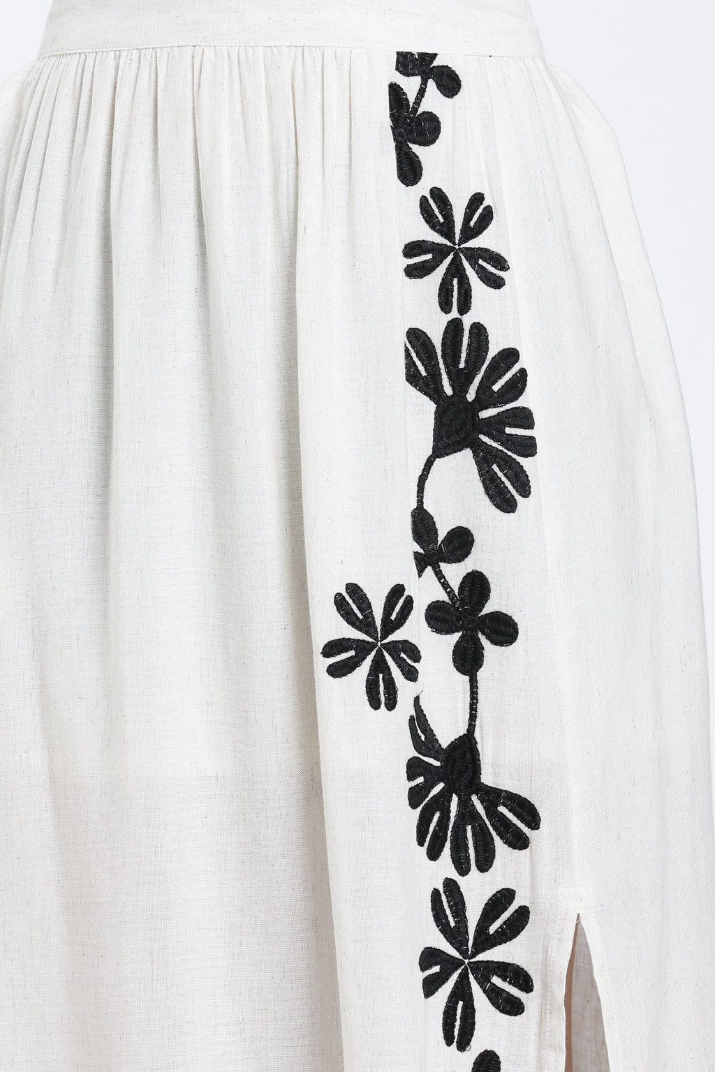Off White Mid Rise Regular Fit Slit Skirt for Women - Image 3