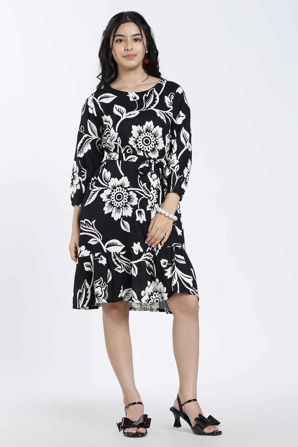 Black Floral Regular Fit Dress for Women - Image 2