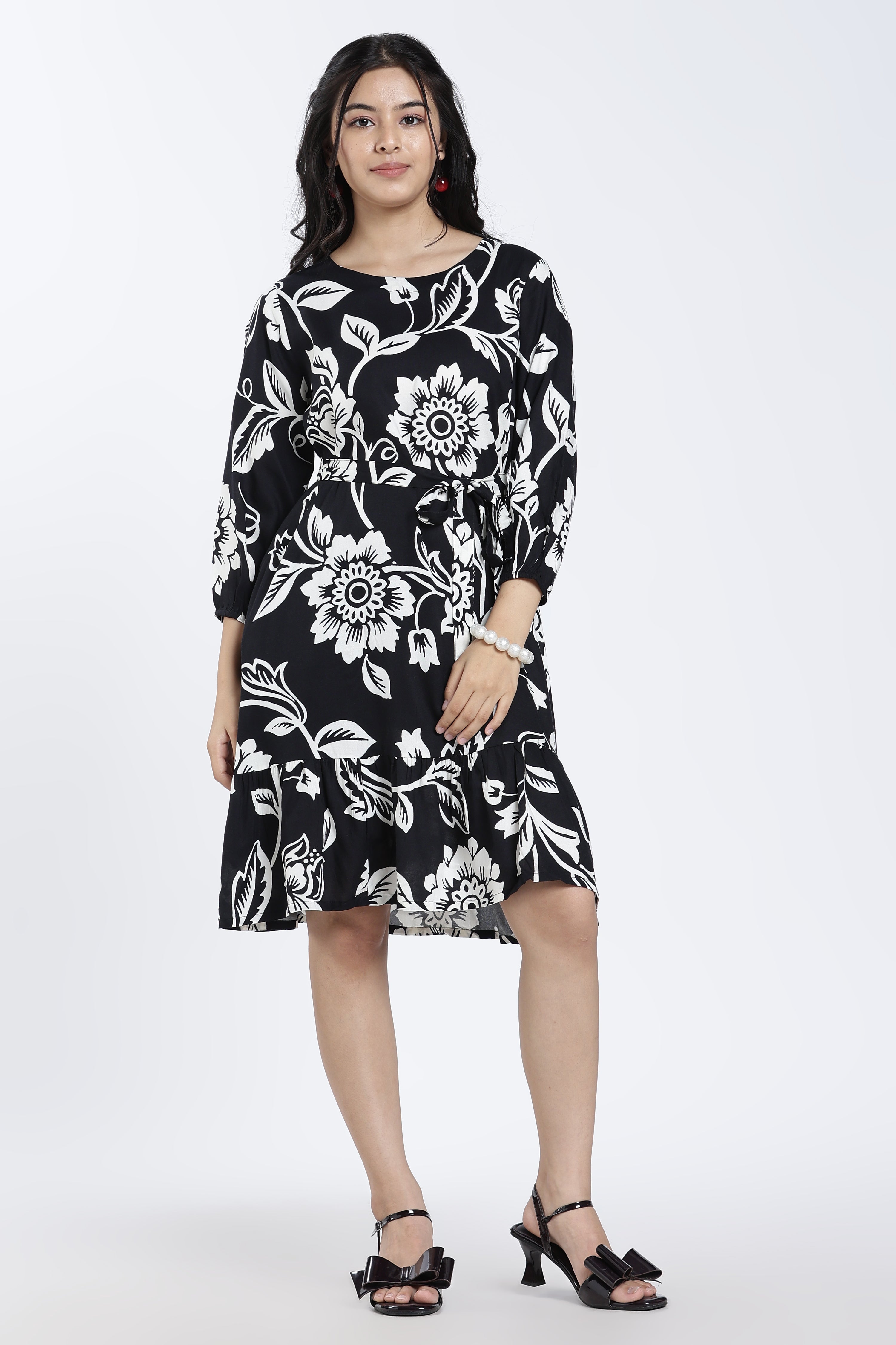 Black Floral Regular Fit Dress for Women - Image 2