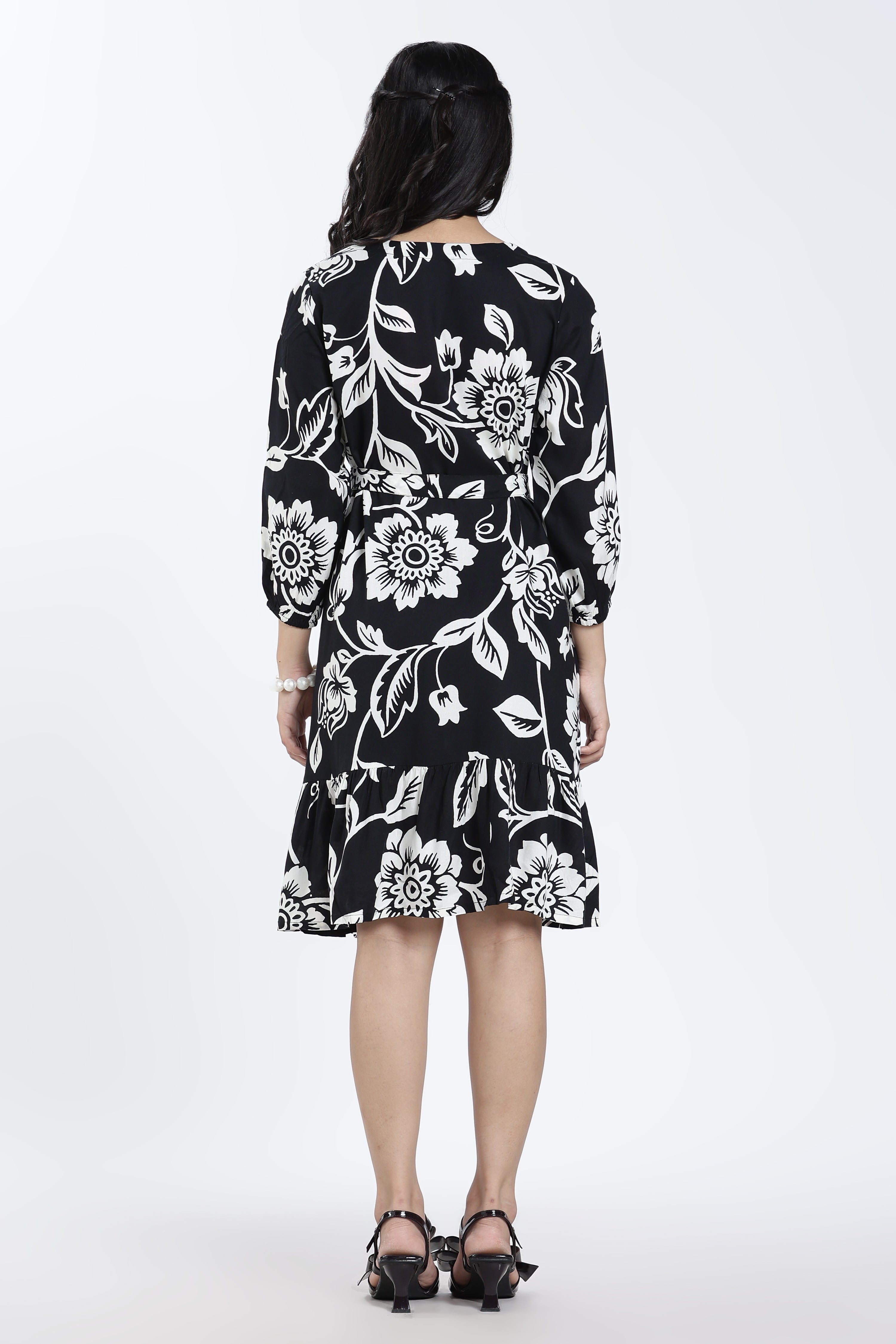 Black Floral Regular Fit Dress for Women - Image 5