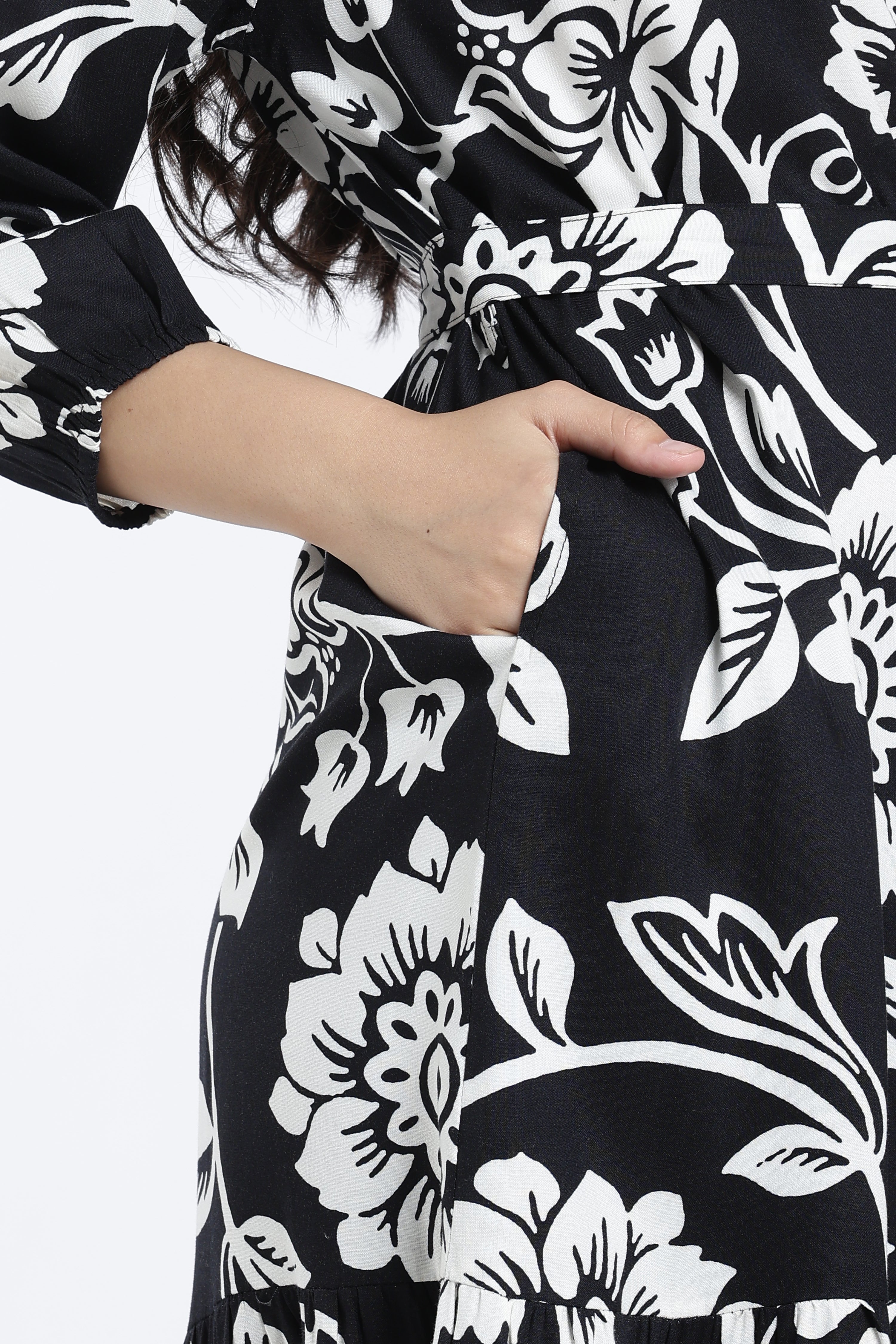 Black Floral Regular Fit Dress for Women - Image 6