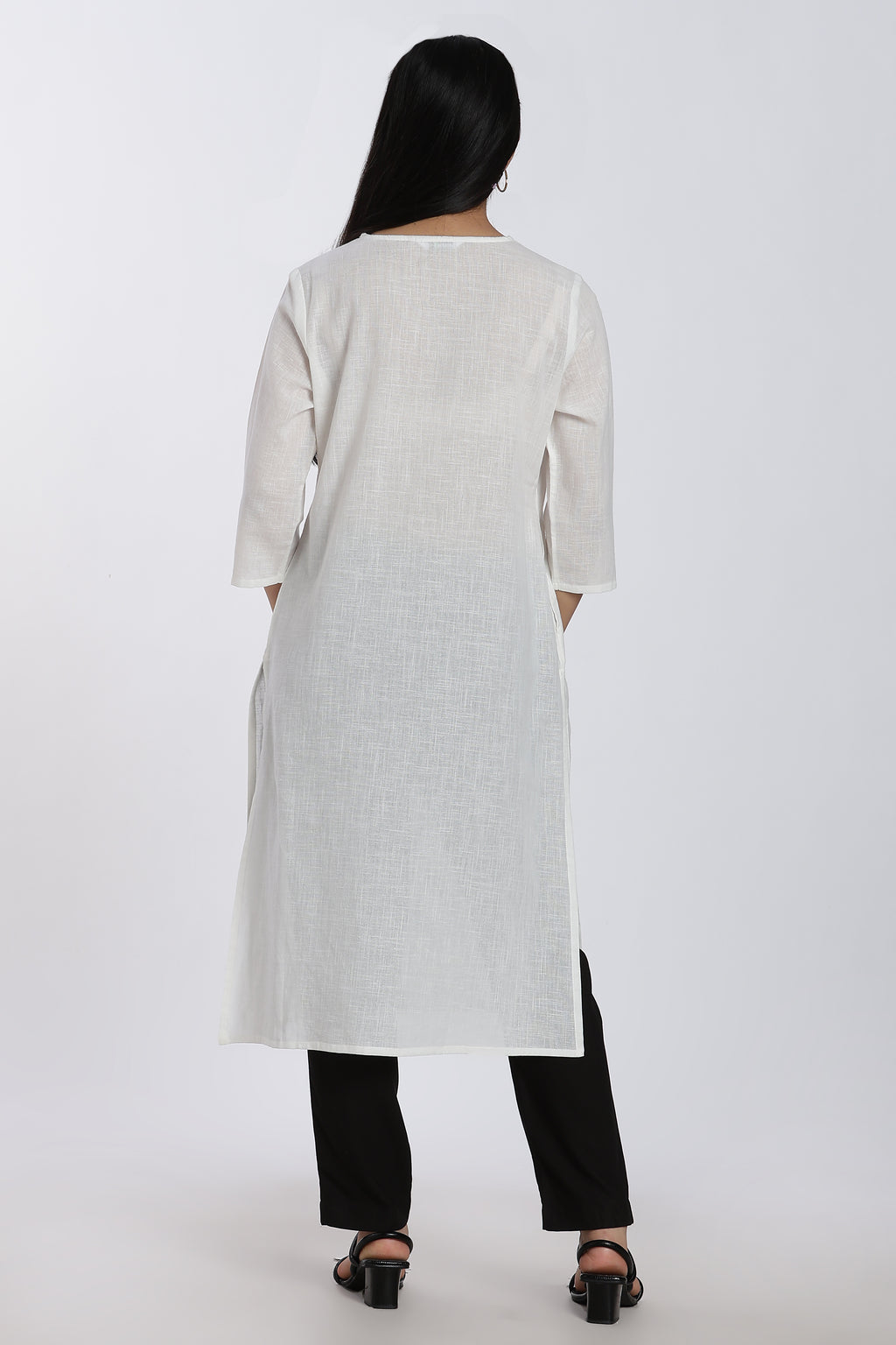 White Embroidered Regular Fit Kurta for Women - Image 5