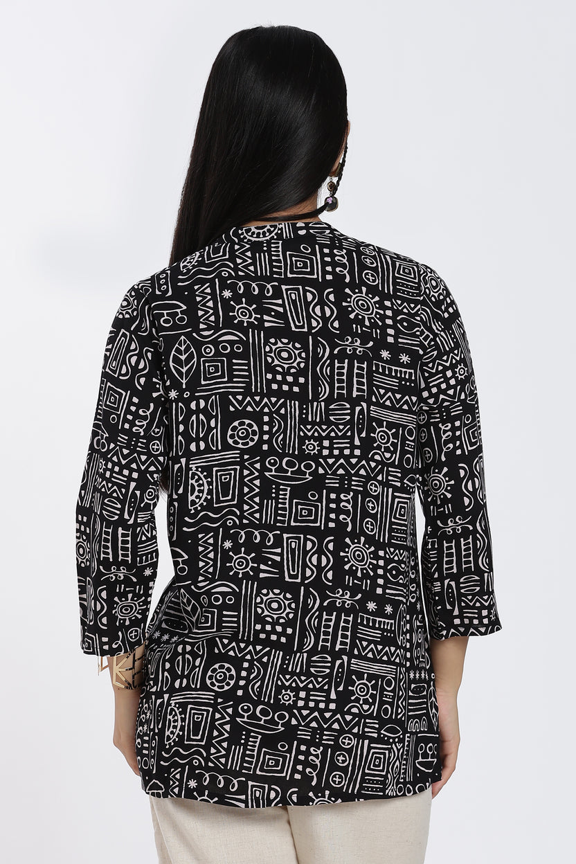 Black Patterned Regular Fit Tunic For Women - Image 5