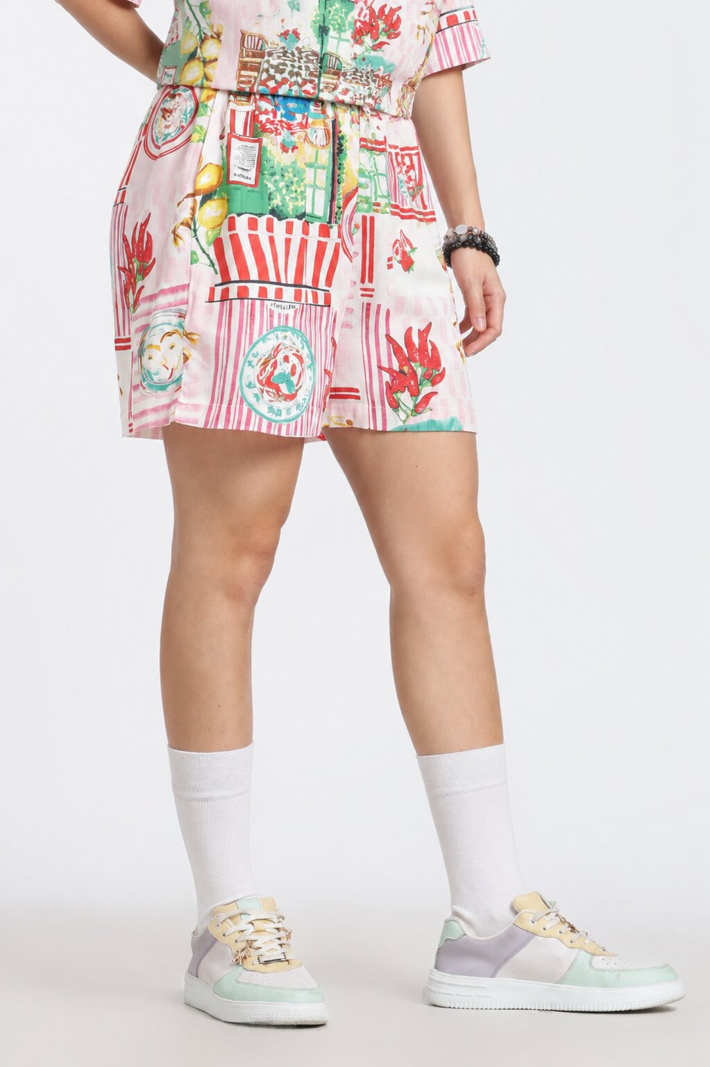 Multi Coloured Regular Fit 2 Pocketed Shorts for Women - Image 4