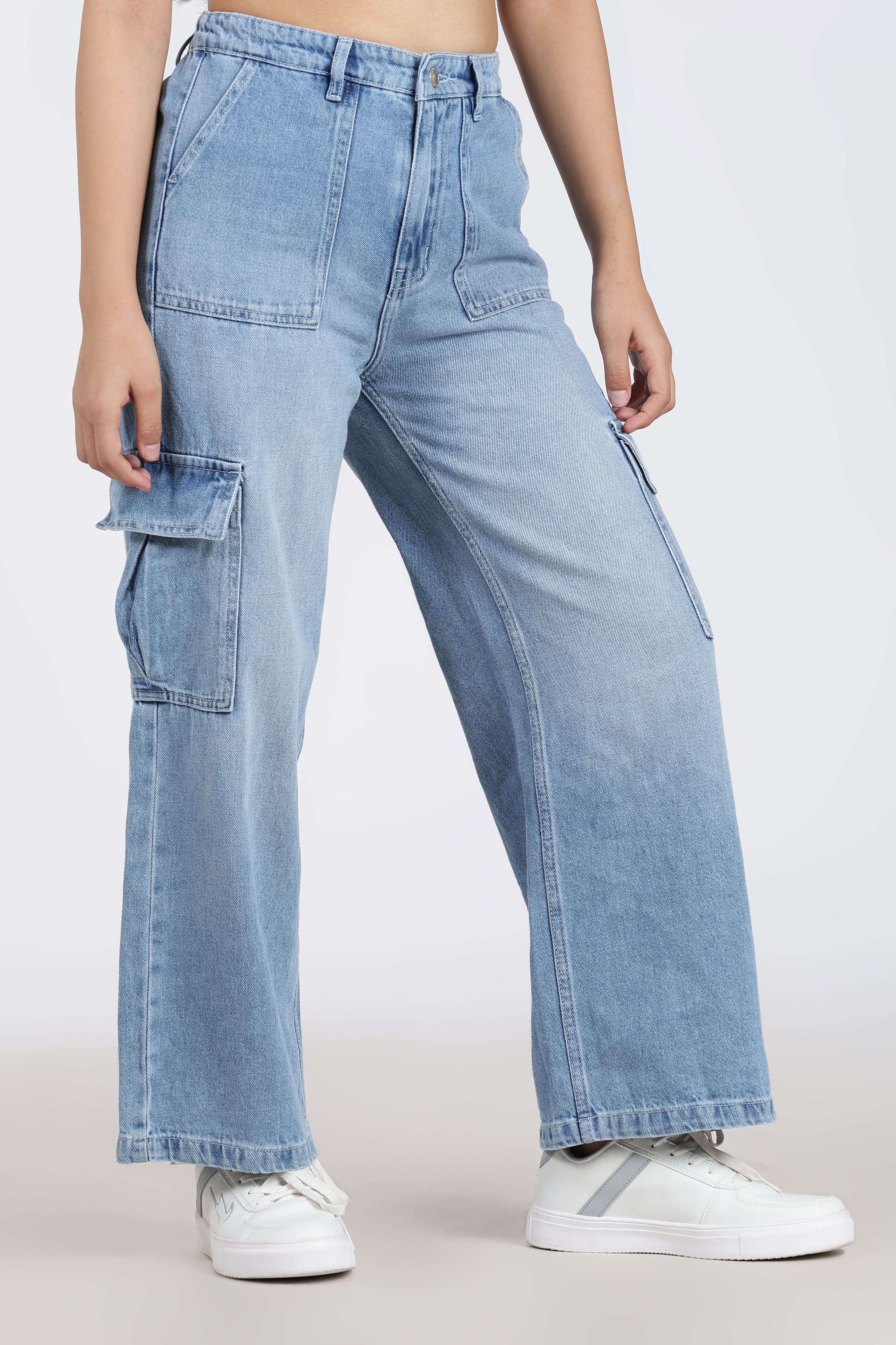 Light Blue 6 Pocketed Regular Fit Jeans for Women - Image 4