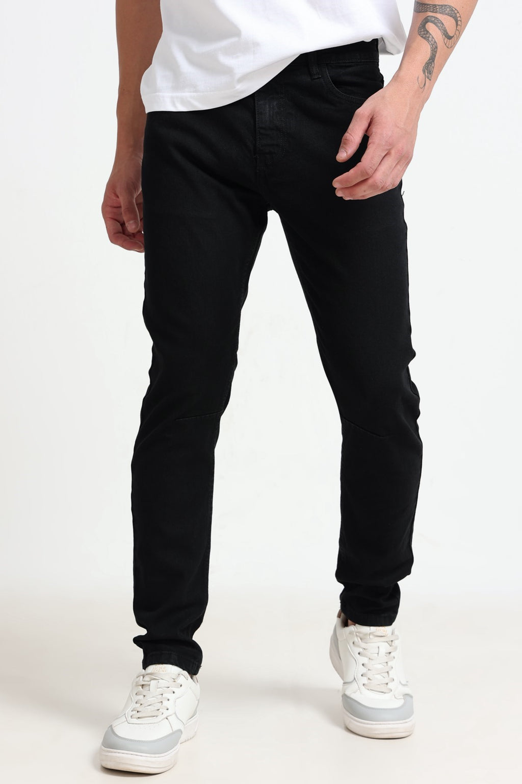 Black Solid Carrot Fit Jeans for Men - Image 2