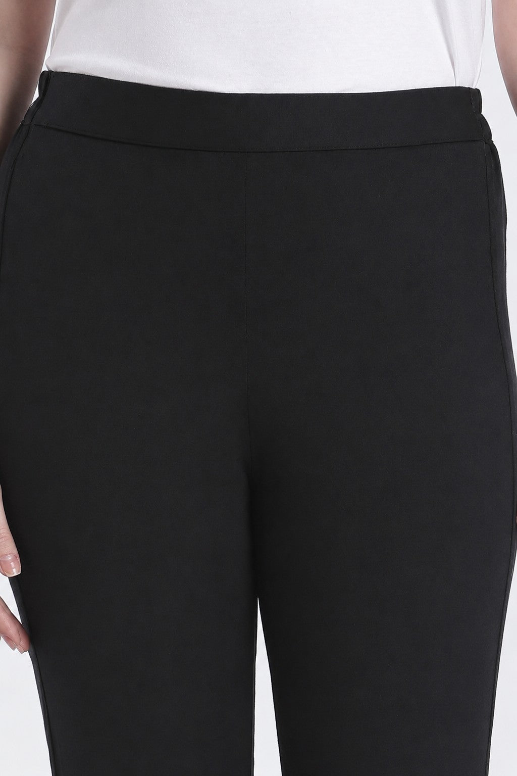 Black Regular Fit Casual Trouser With 1 Pocket for Women - Image 7