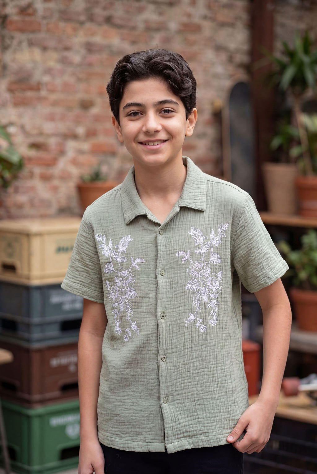 Green Embroidered Regular Fit Shirts For Tweens Boys - Image 1