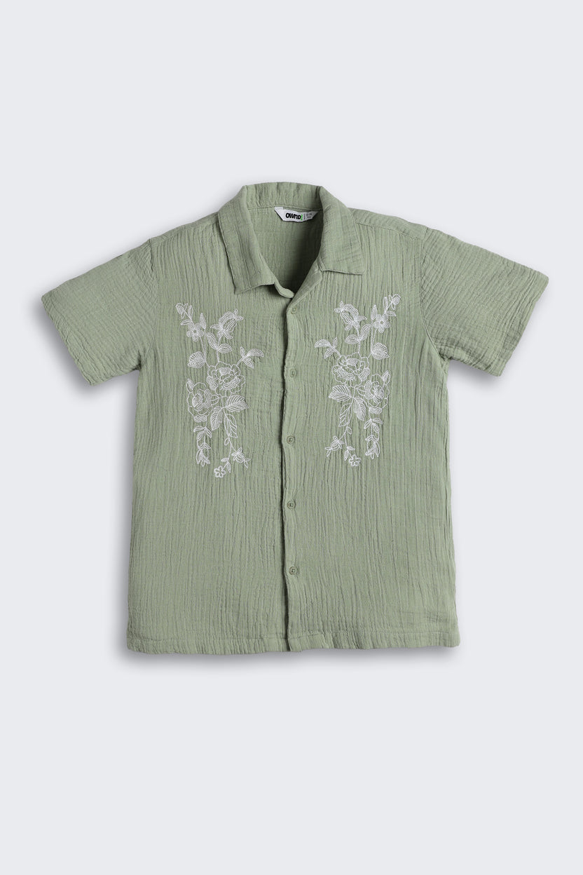 Green Embroidered Regular Fit Shirts For Tweens Boys - Image 2