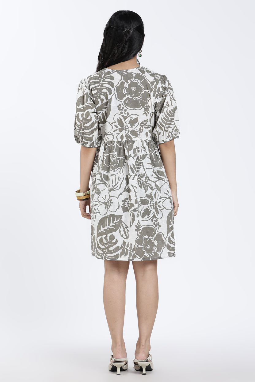 Grey Gathered Regular Fit Dress For Women - Image 5