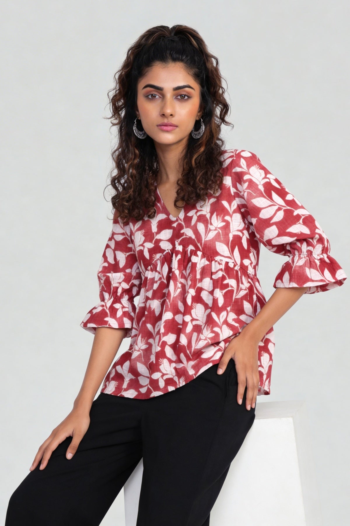 Red Regular Fit Floral Printed Gathered Tunic for Women - Image 4
