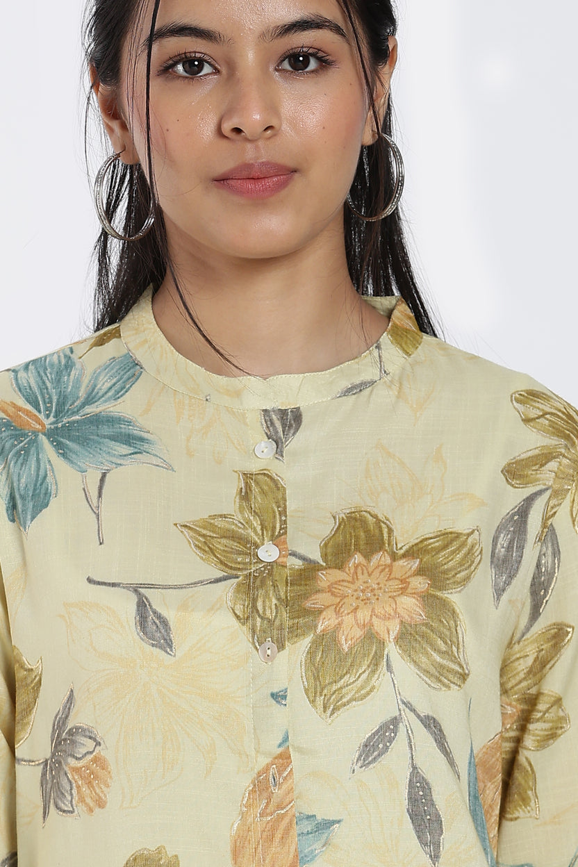 Yellow Floral Regular Fit Kurta Set for Women - Image 3