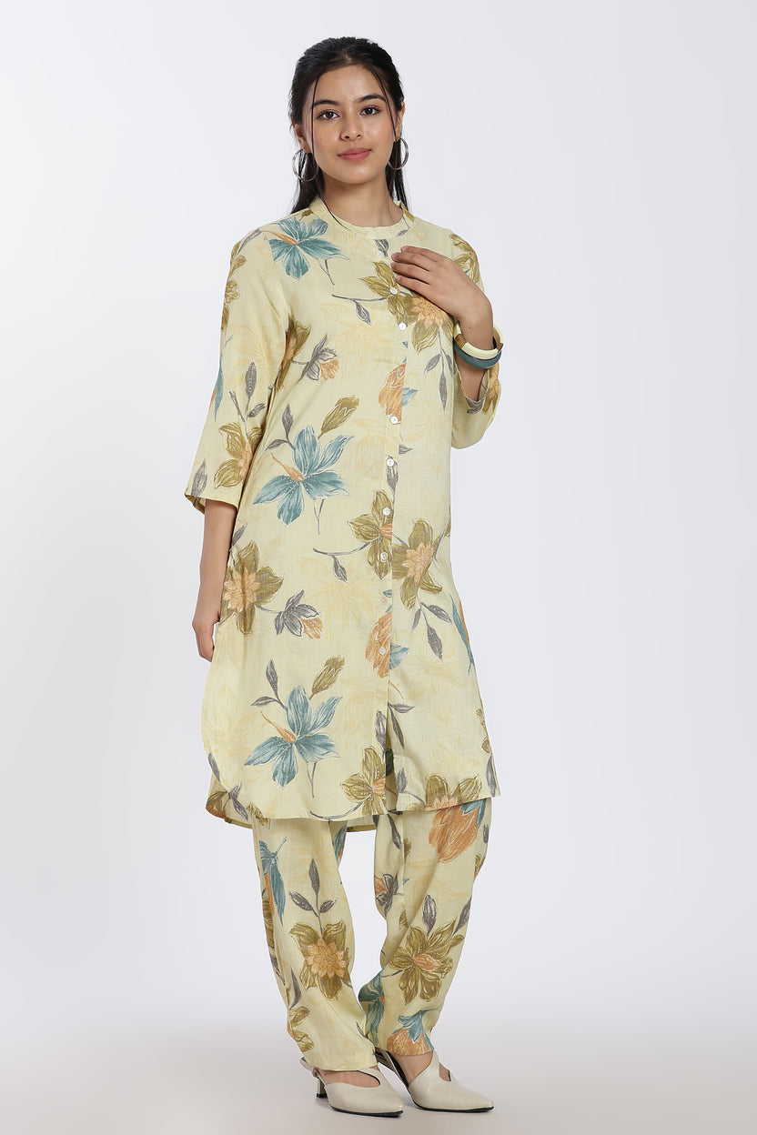 Yellow Floral Regular Fit Kurta Set for Women - Image 6