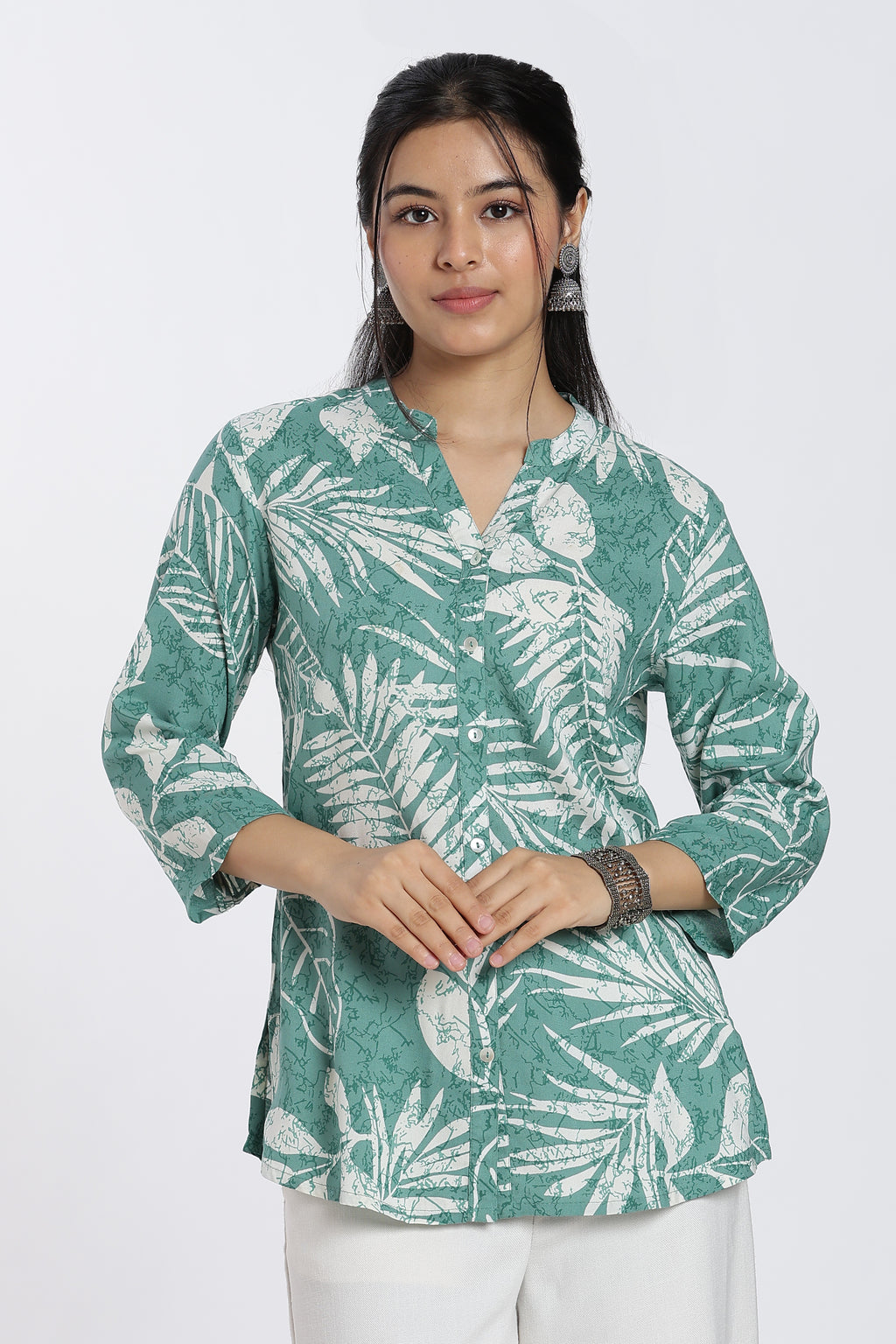 Green Leaf Print Regular Fit Tunic for Women - Image 2