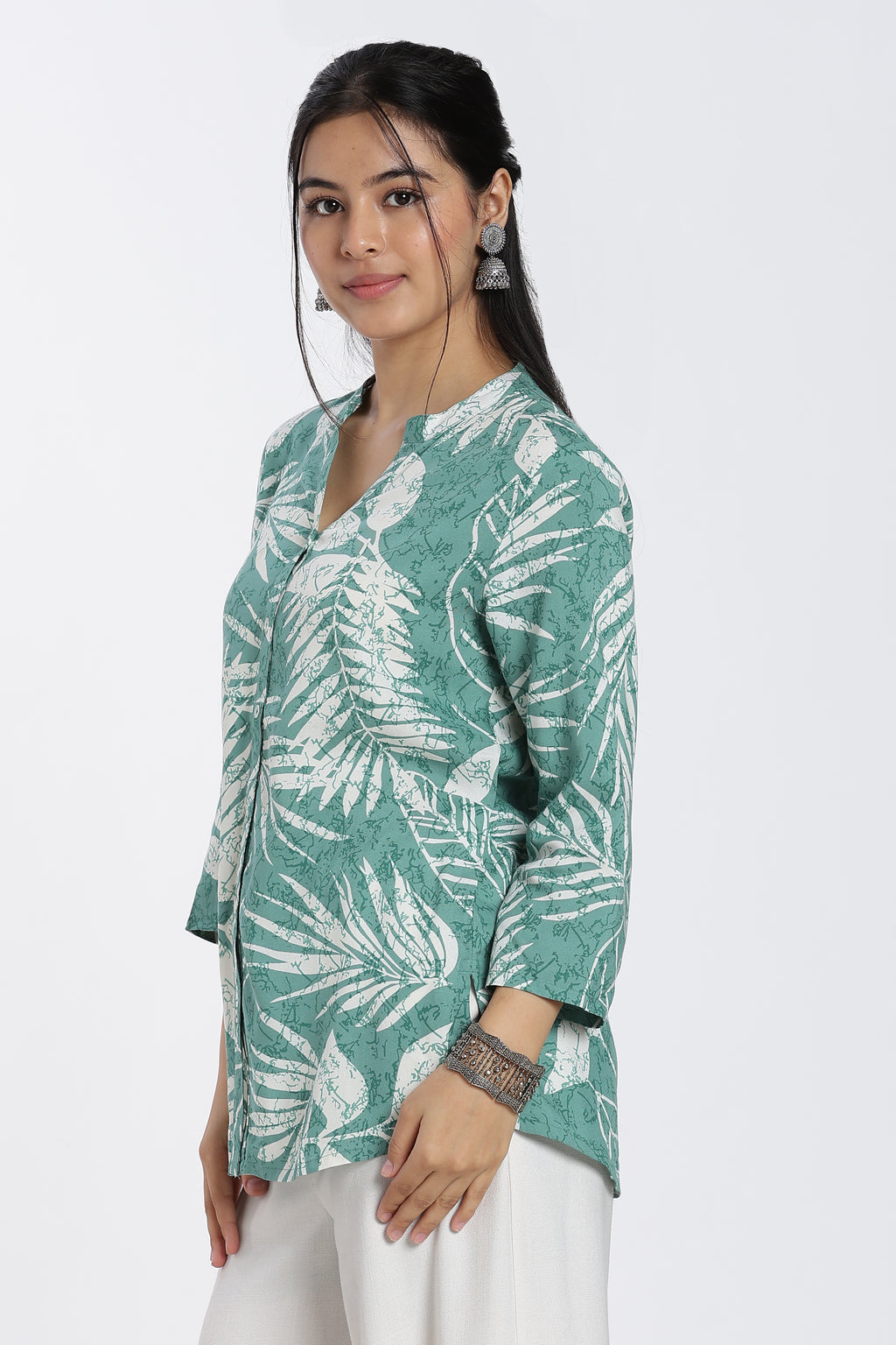 Green Leaf Print Regular Fit Tunic for Women - Image 4