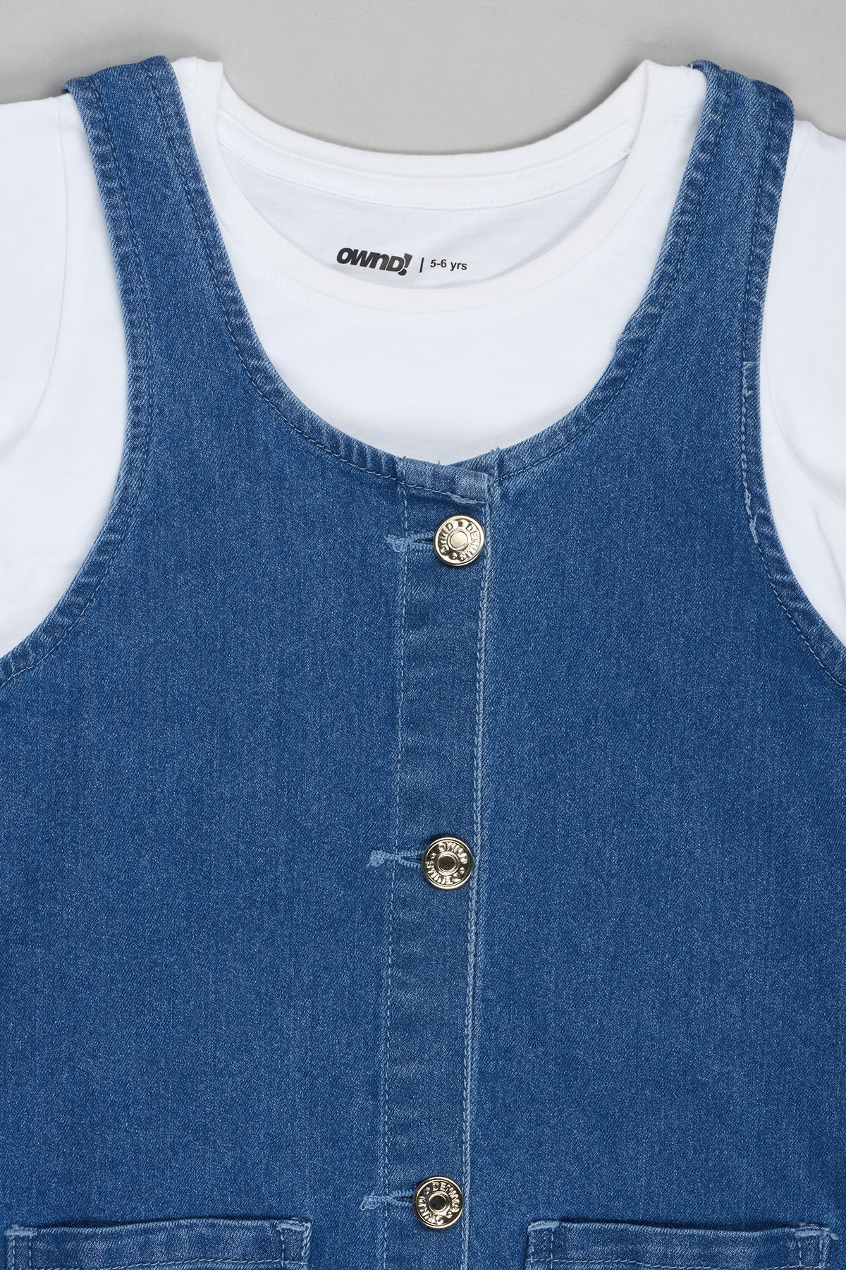 Medium Blue Solid Regular Fit Dungaree With T-Shirt for Girls - Image 4