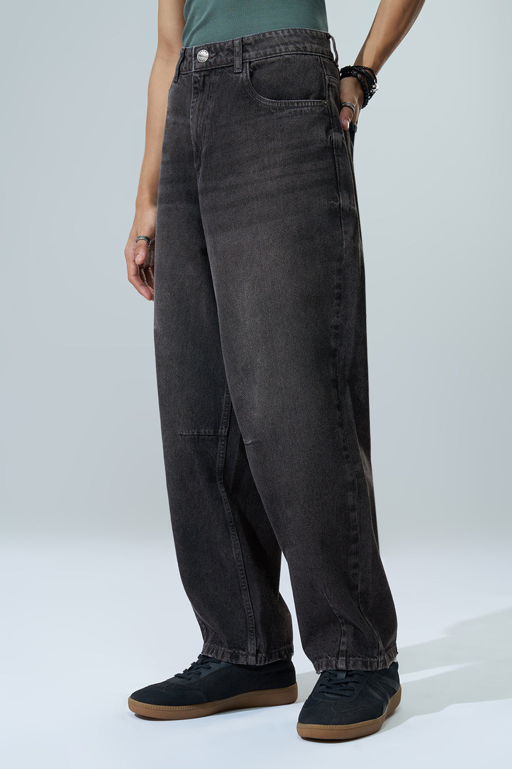 Charcoal Solid Barrel Fit Jeans for Men - Image 4