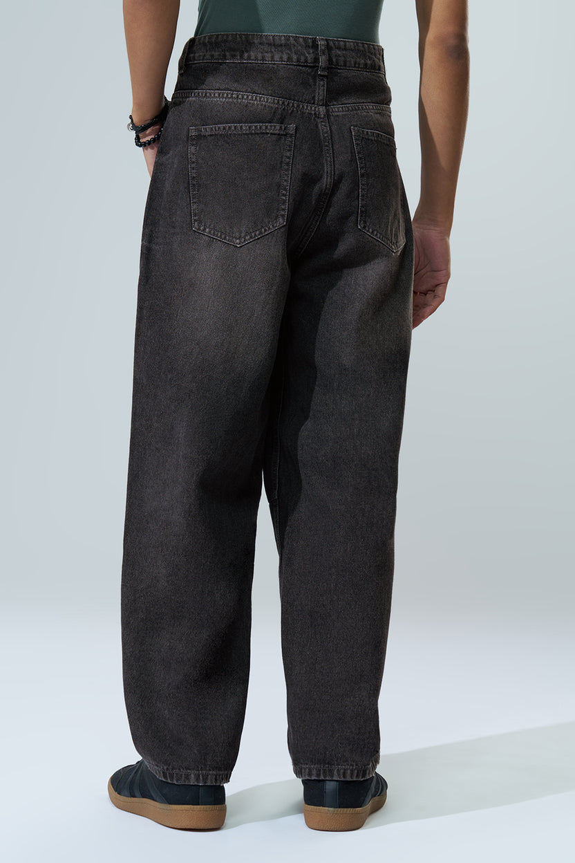 Charcoal Solid Barrel Fit Jeans For Men - Image 5