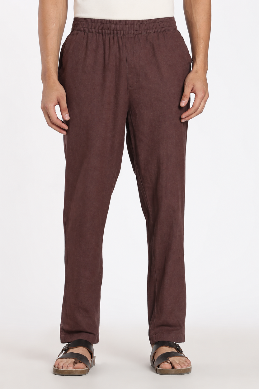 Brown 3 Pocketed Regular Fit Pant For Men - Image 2