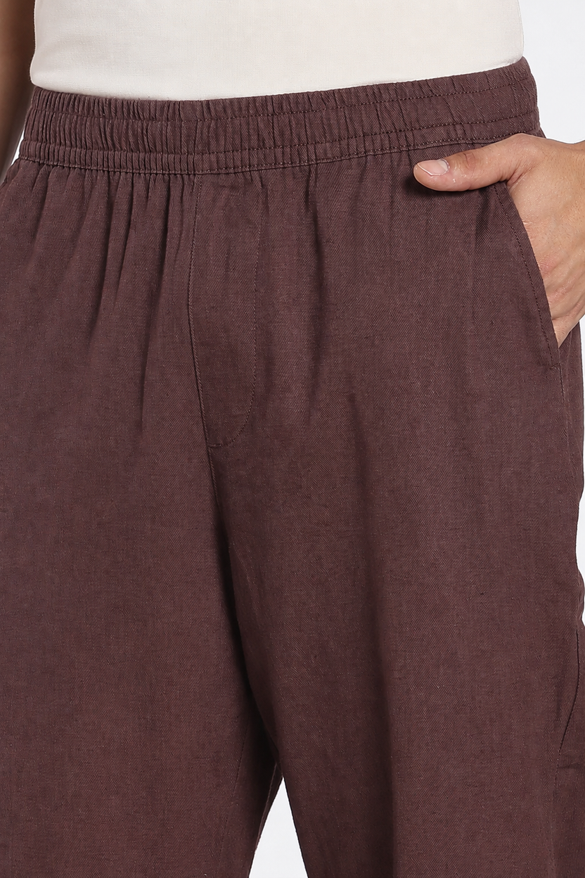 Brown 3 Pocketed Regular Fit Pant For Men - Image 3