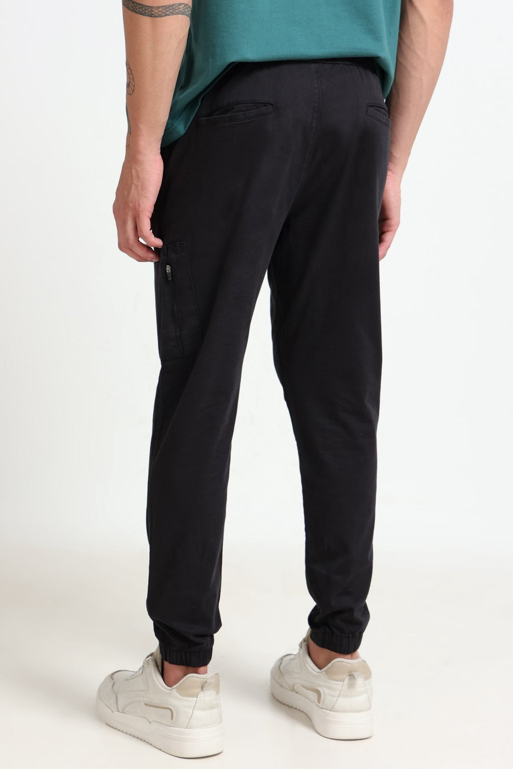 Black Solid Regular Fit Casual Trouser for Men - Image 4