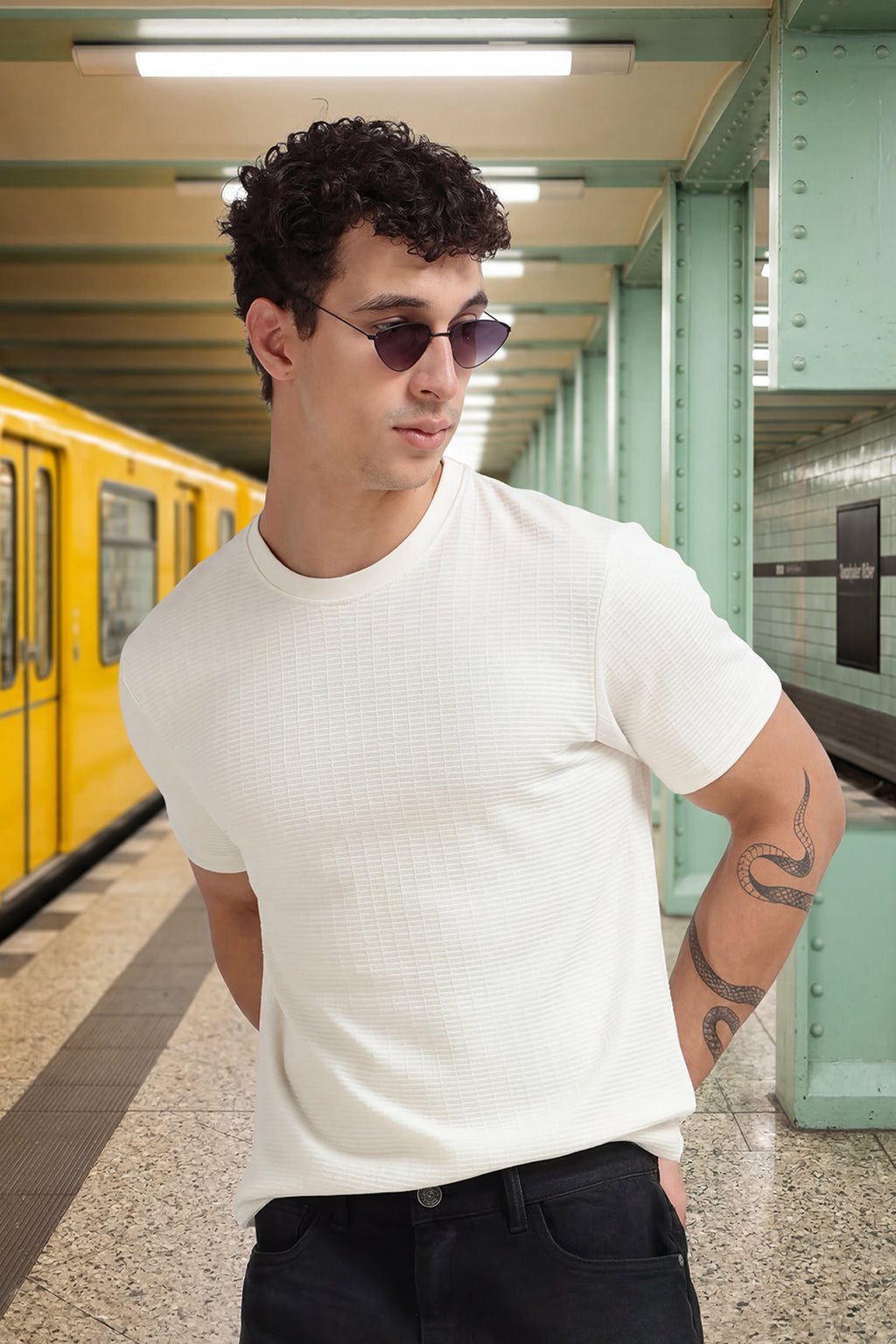 Off White Textured Regular Fit T-Shirt For Men - Image 1