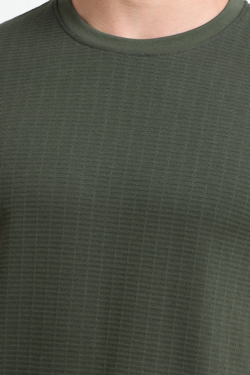 Olive Textured Regular Fit T-Shirt For Men - Image 3