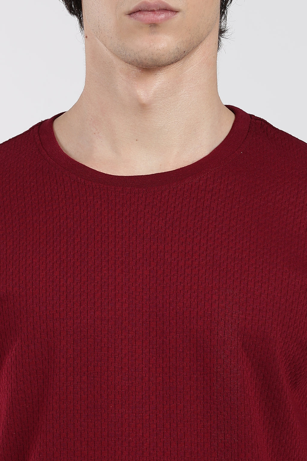 Maroon Textured Regular Fit T-Shirt For Men - Image 3